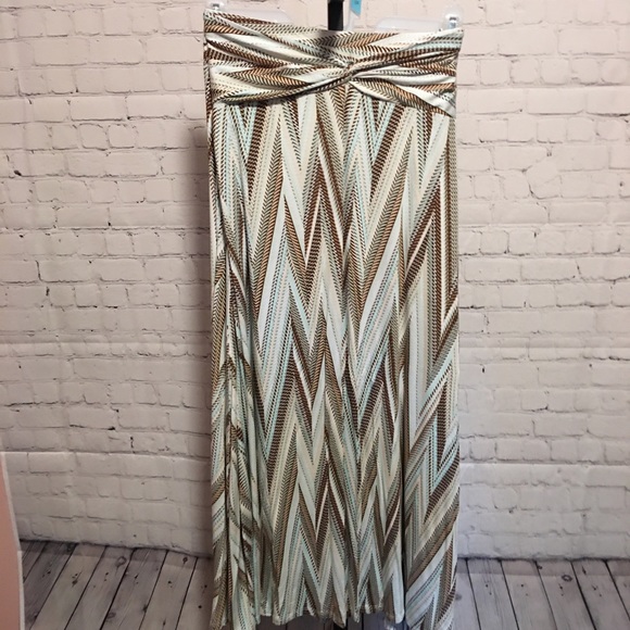 Cute Cato Maxi Skirt , Size 22/24 - Picture 2 of 5